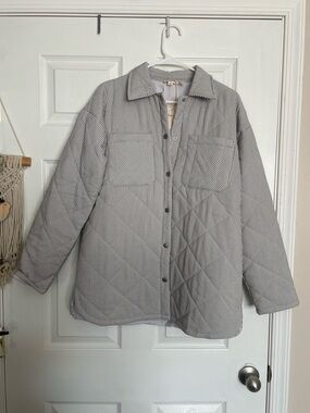 NWT Hem & Thread Women’s size Small Quilted Striped Jacket - Gray/White